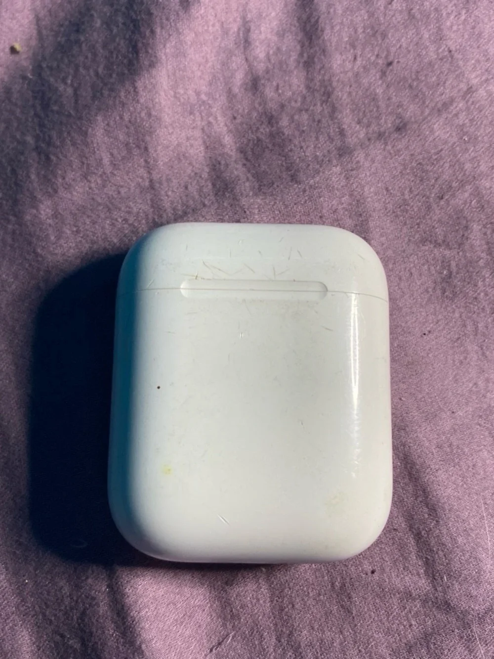Apple White Wireless Earbud Headphones with Charging Case
